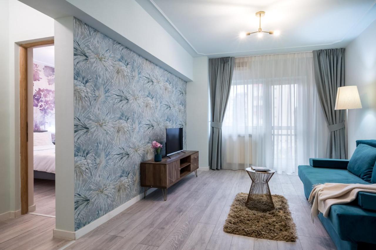 Felicity Apartment By The Park Bucharest Exterior photo