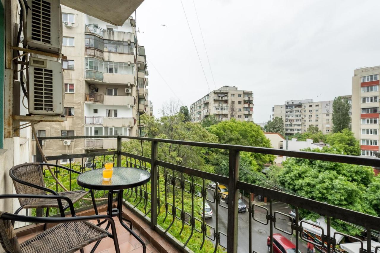 Felicity Apartment By The Park Bucharest Exterior photo